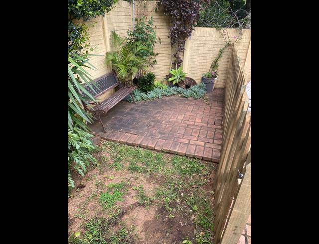 2 BEDROOM SECTIONAL TITLE TO LET IN GLEN HILLS